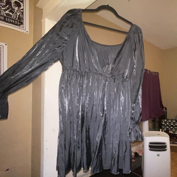 open neck/collar, flowy, glitzy, metallic sheen mini dress or tunic - Picture 5 of 7